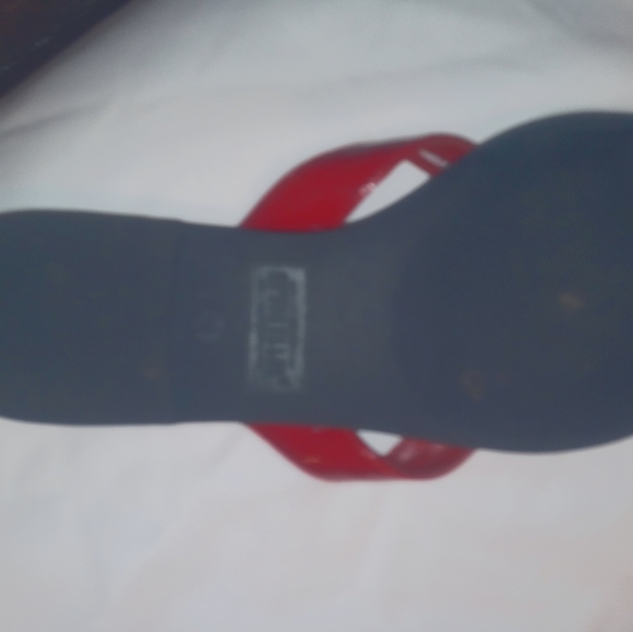 Red sandel - Picture 2 of 3